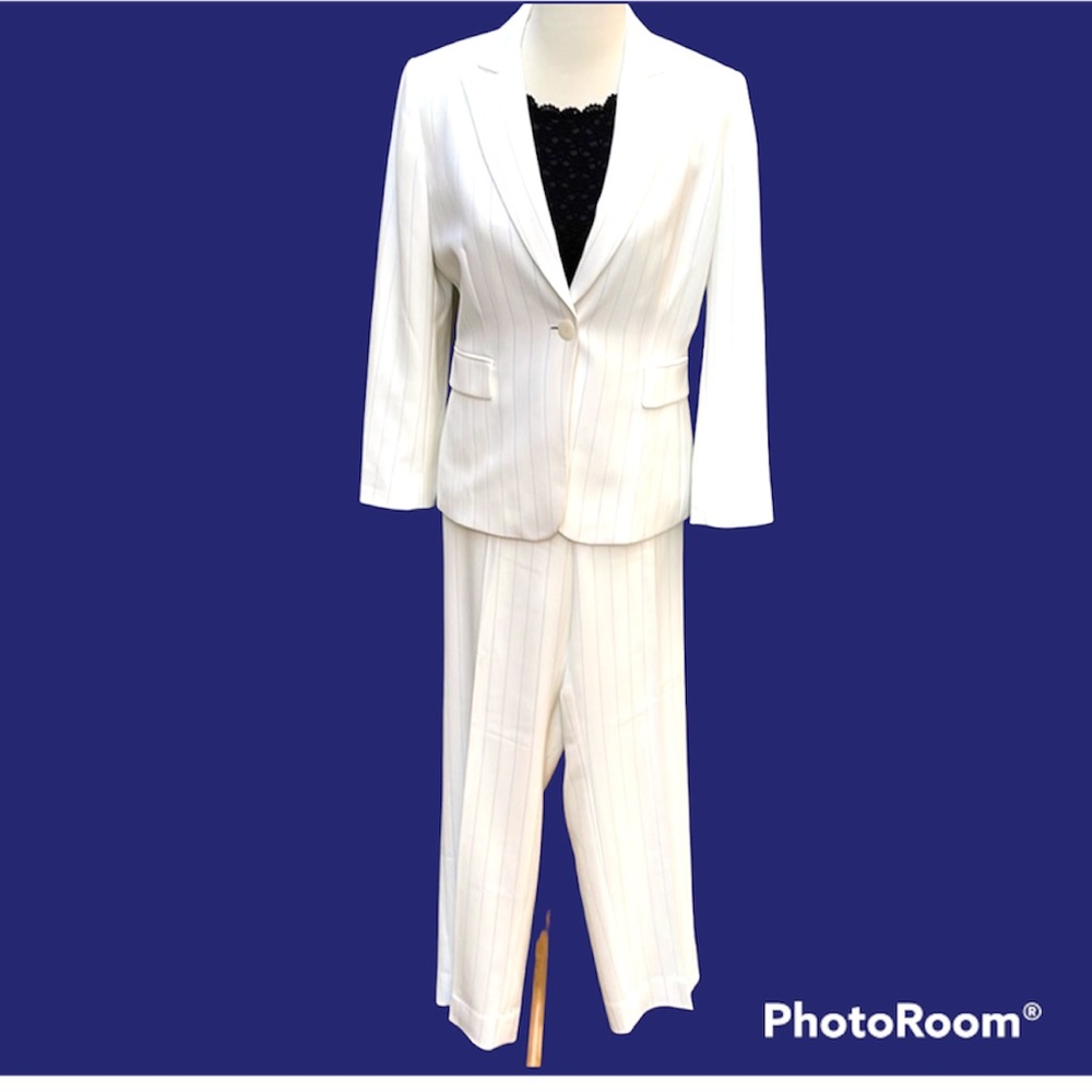 Tahari SUIT by Arthur Levine Off-White with Blue Pinstripe NWOT